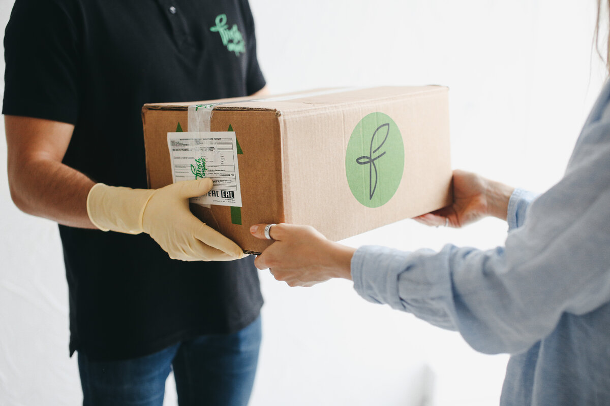 Брендовая упаковка манго Fresh Import: доставляем так и никак иначе