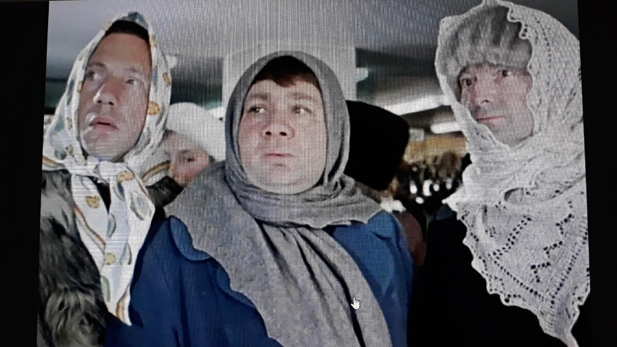 Косой (Савелий Крамаров), Доцент( Евгений Леонов), Хмырь ( Георгий Вицин)