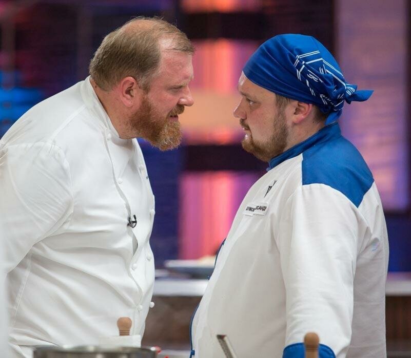 На телеканале Кухня ТВ периодически показывают кулинарное шоу "Великий пекарь Австралии".