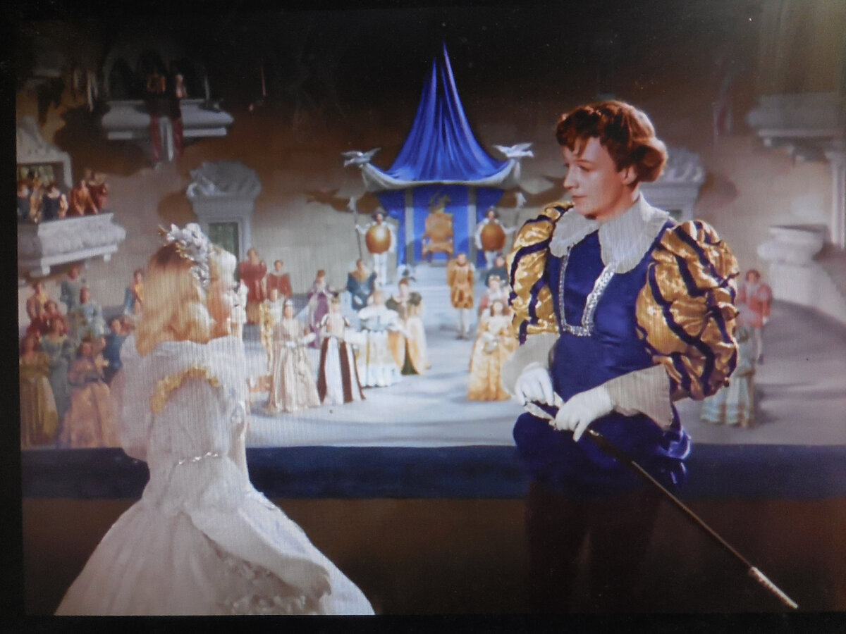 Золушка влюбляет в себя принца. Насколько такая сцена реальна? Узнаем далее.