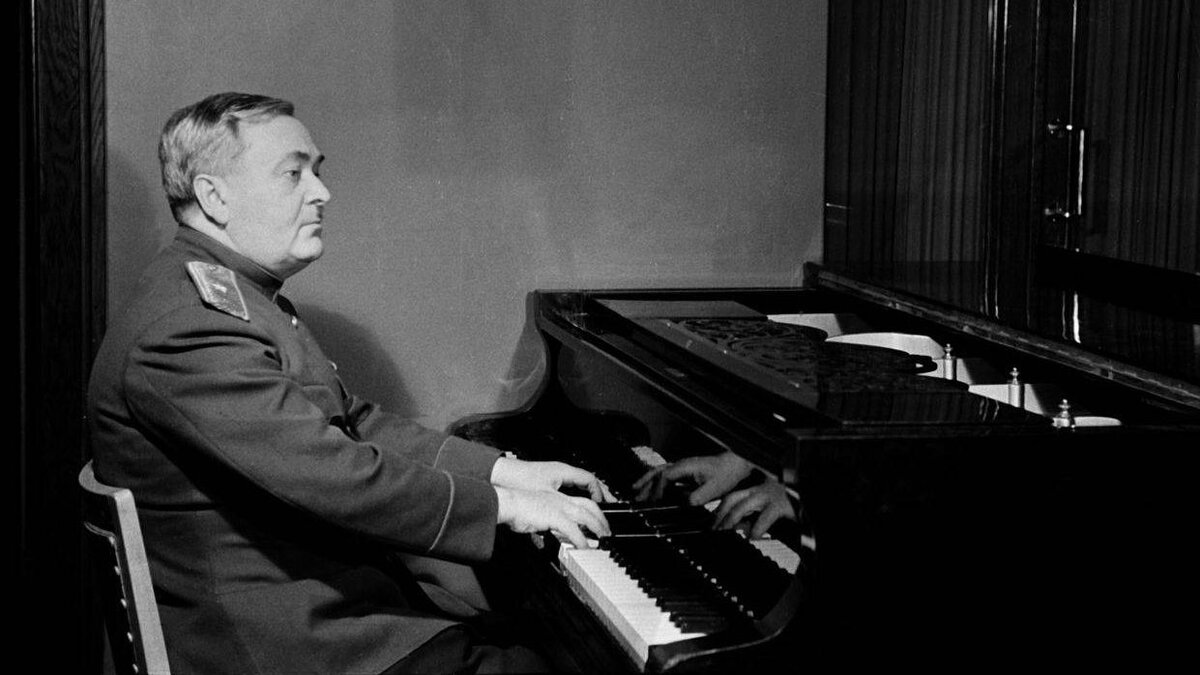 Композитор Александр Александров