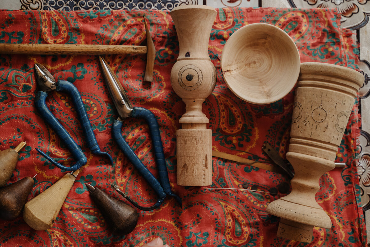 Заготовки и инструменты мастера.