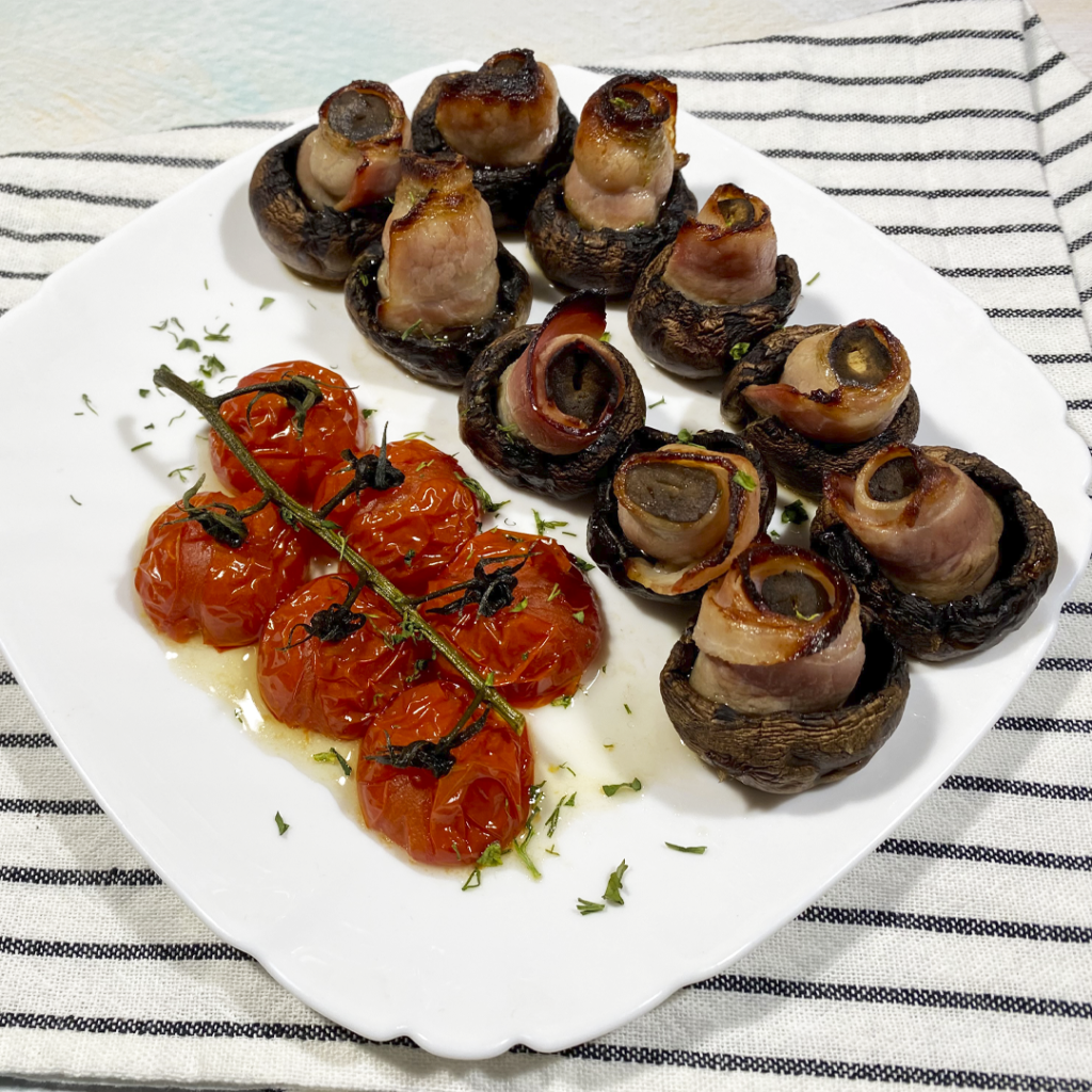 Шампиньоны, запеченные в беконе