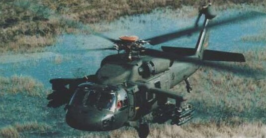 Установка на Black Hawk пилонов ESSS позволяет нести вертолету дополнительные топливные баки или вооружение. На снимке представлен вариант с 16 ракетами Hellfire, который, правда, никогда не использовался в бою.