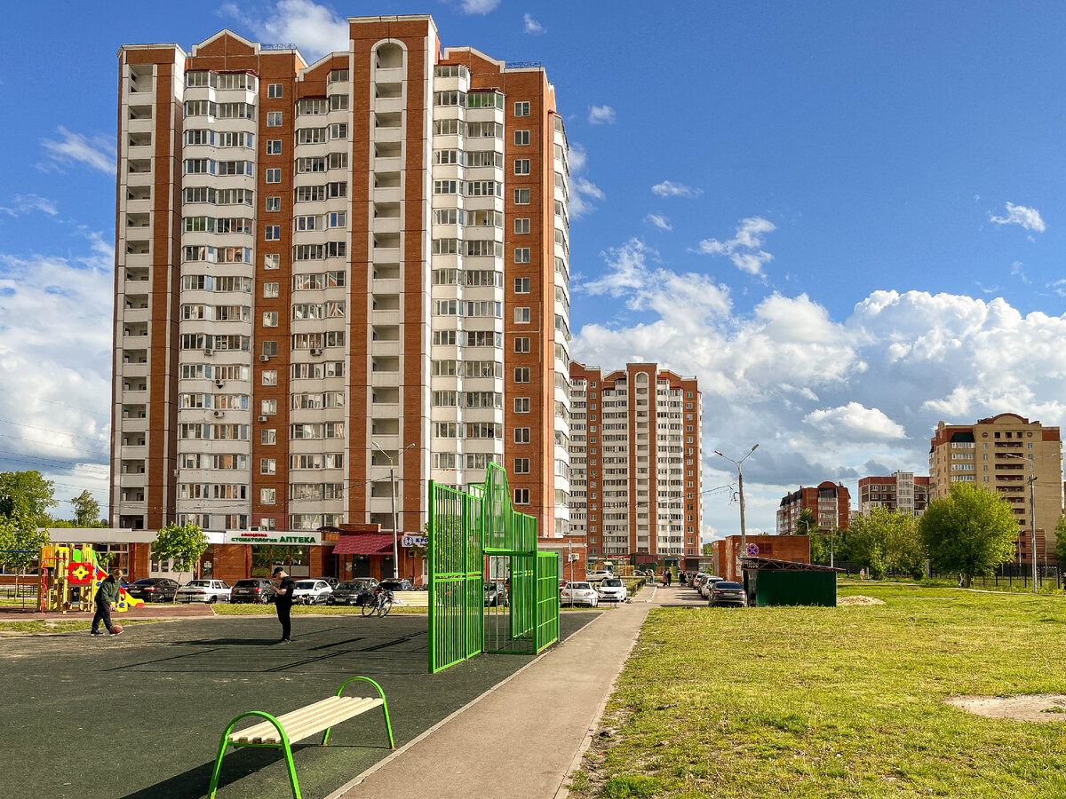 В каких домах живут люди в 100 километрах от Москвы: Серпухов. Съездил и  показываю | Самый главный путешественник | Дзен