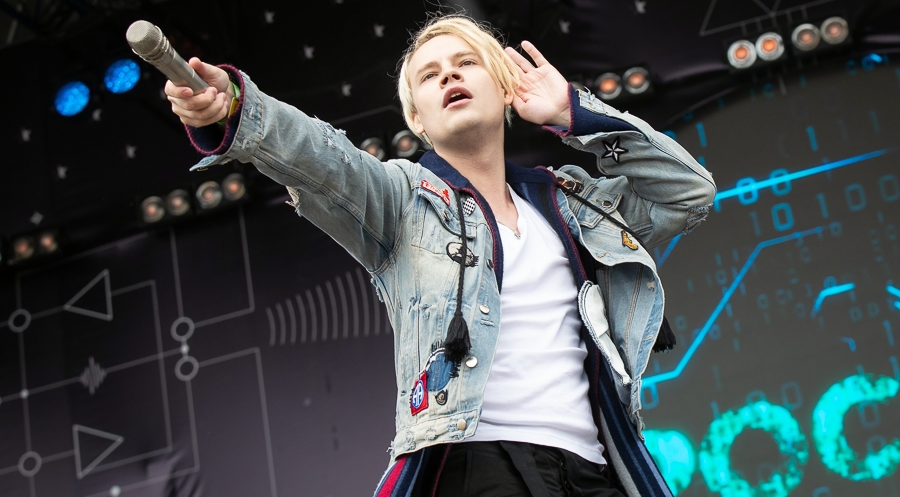 На талант Ярослава обратили внимание многие российские знаменитости, в том числе Пугачёва