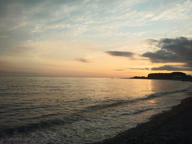 Вид с пляжа Питиуса