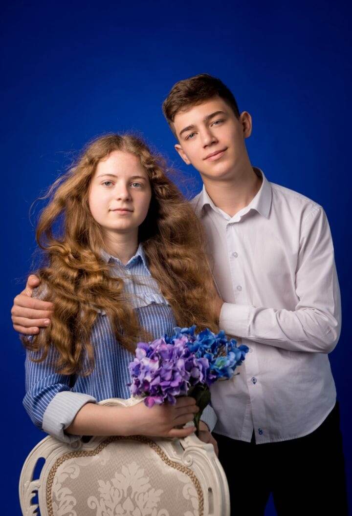 Брат с сестрой.