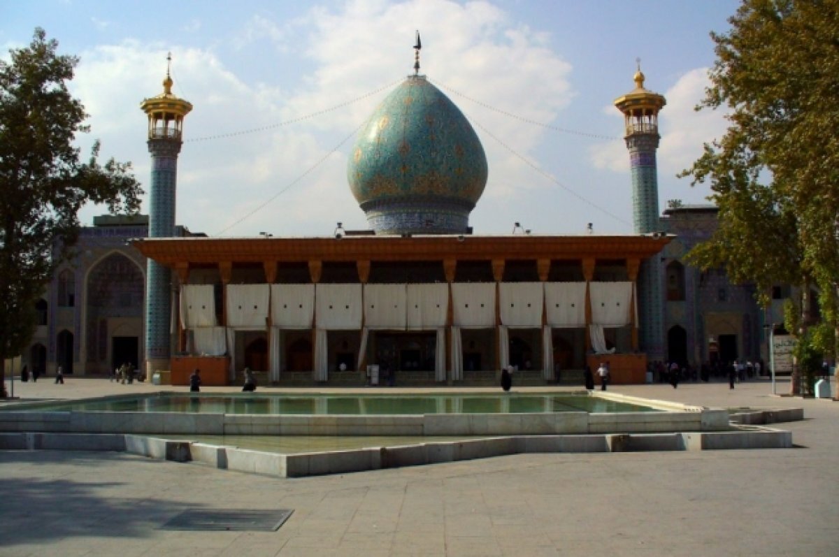    Во время стрельбы в иранском Ширазе погибли 15 человек – СМИ