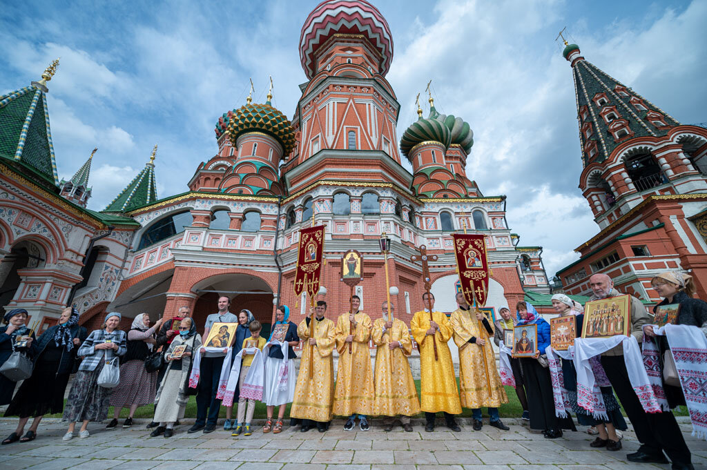 Фото перед храмом василия блаженного