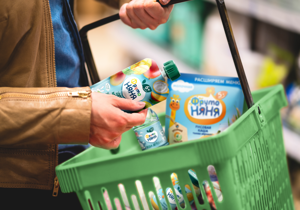 *Лучшим для младенца является грудное вскармливание. Сведения о возрастных ограничениях применения продукции «ФрутоНяня» смотрите на индивидуальной упаковке. Необходима консультация специалиста. Реклама. ​АО Прогресс. Подробнее на сайте frutonyanya.ru