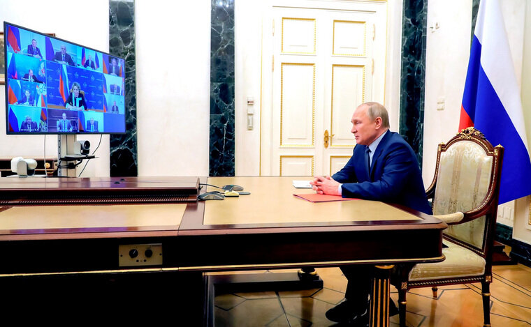    Владимир Путин планирует провести несколько заседаний на неделе, отметил Зарубин