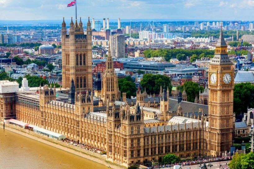 Вестминстерский дворец - здание английского парламента и символ Лондона (иллюстрация из открытых источников)