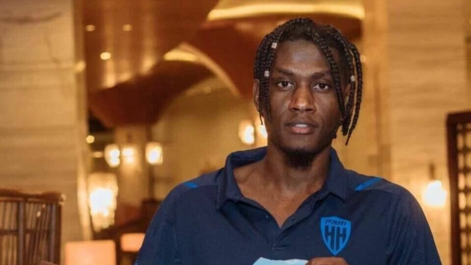     Воспитанник «Барселоны», центральный защитник Маки Баньяк перешел в ФК «Пари НН». Эту информацию подтвердили в пресс-службе клуба.