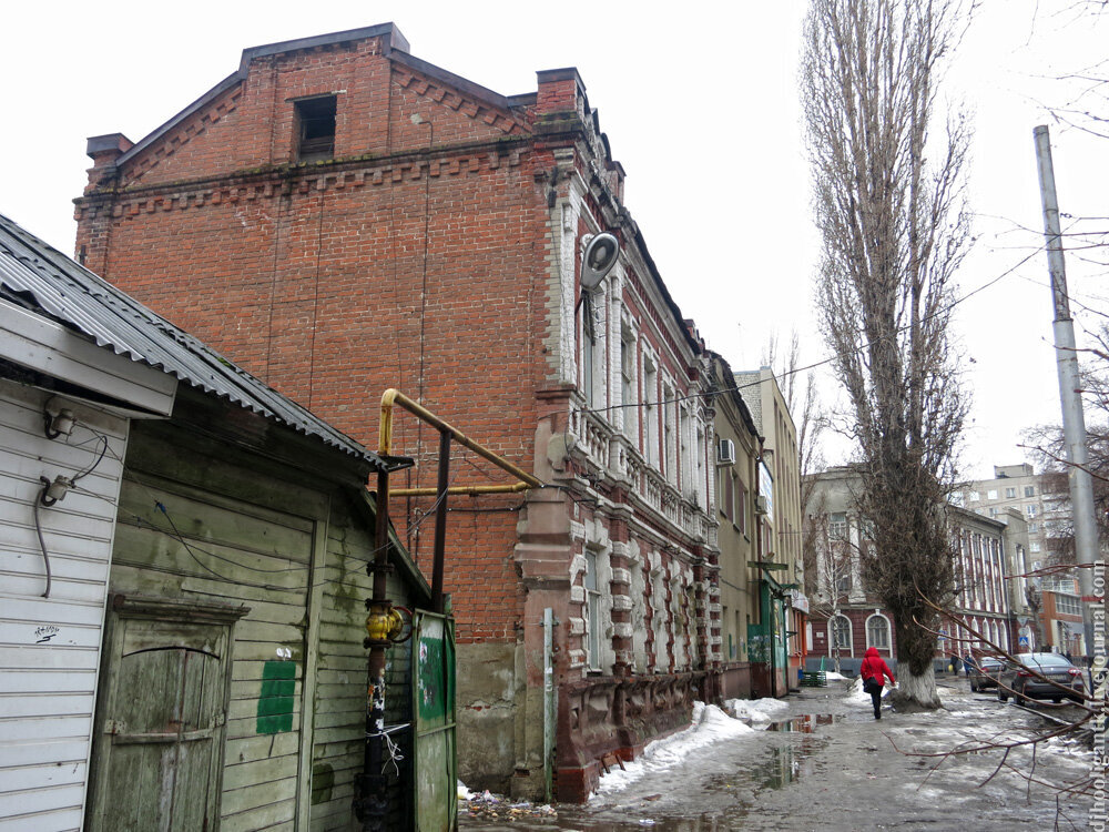 дом Новослободского перед сносом (на заднем плане школа-дворец)