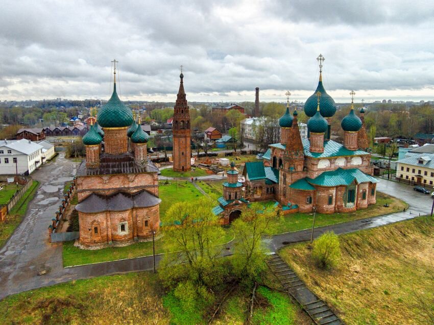 (Портовая набережная, д. 2)