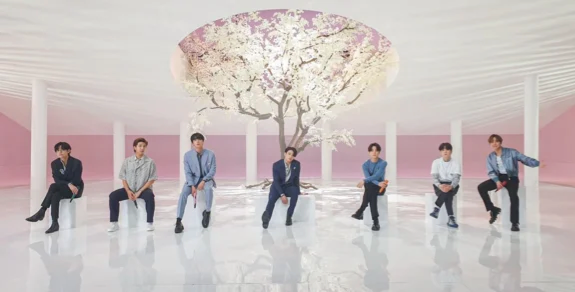 Фото с выступления (взято из официального аккаунта BTS)