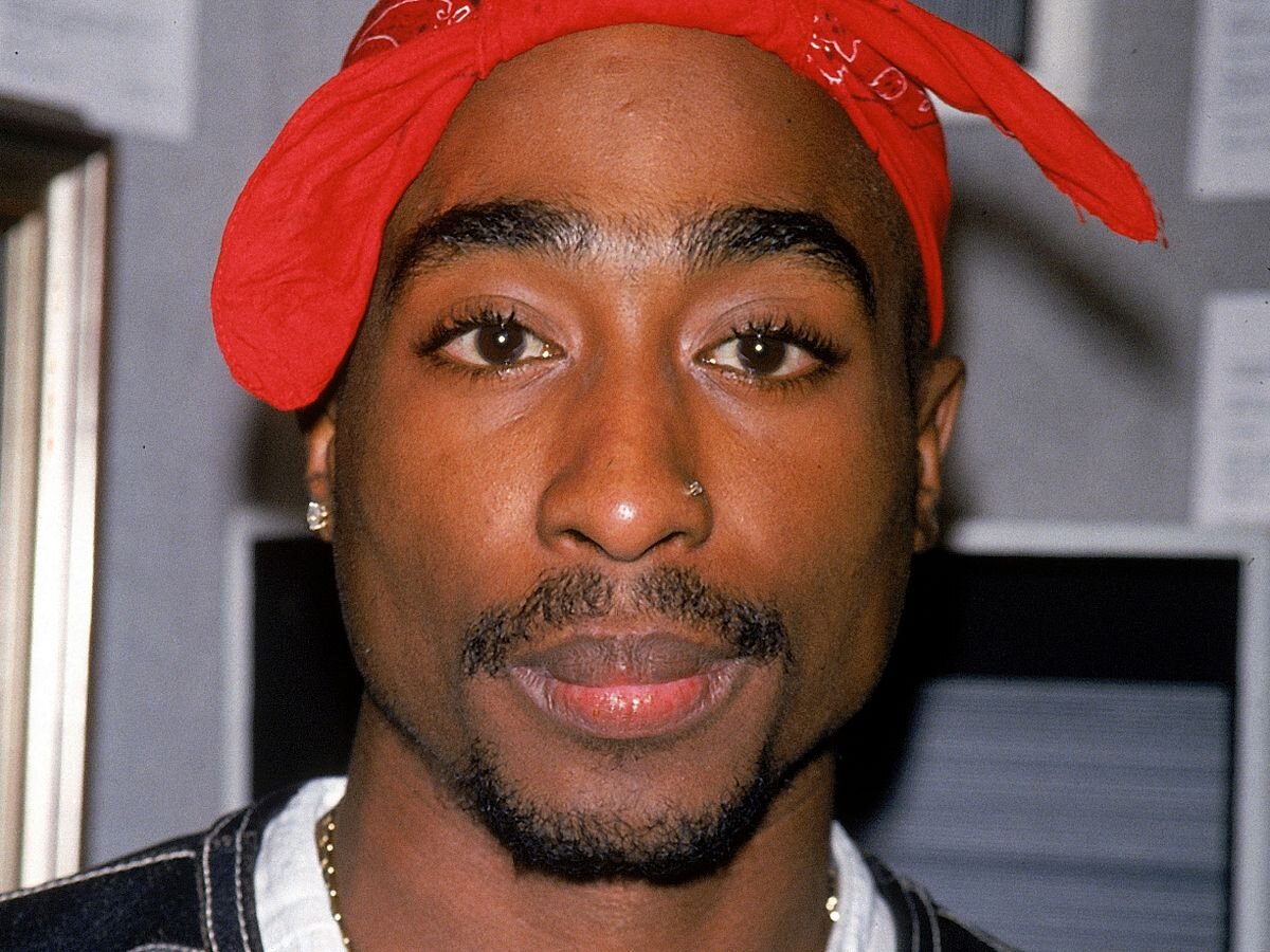 2pac. 2pac Band. Тупак Амару Шакур. Тупак в бандане.