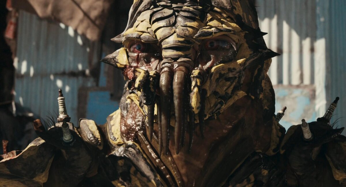 Кадр из фильма "Район №9" (2009 г.)