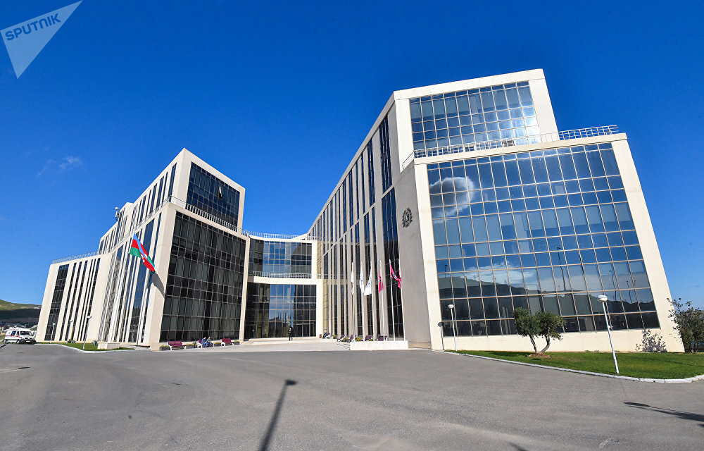 Главное здание университета