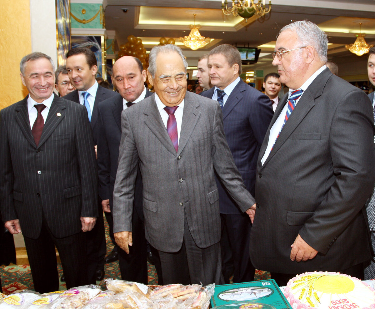 Минтимер Шарипович  за словом в карман не лезет. И других умеет выслушать 