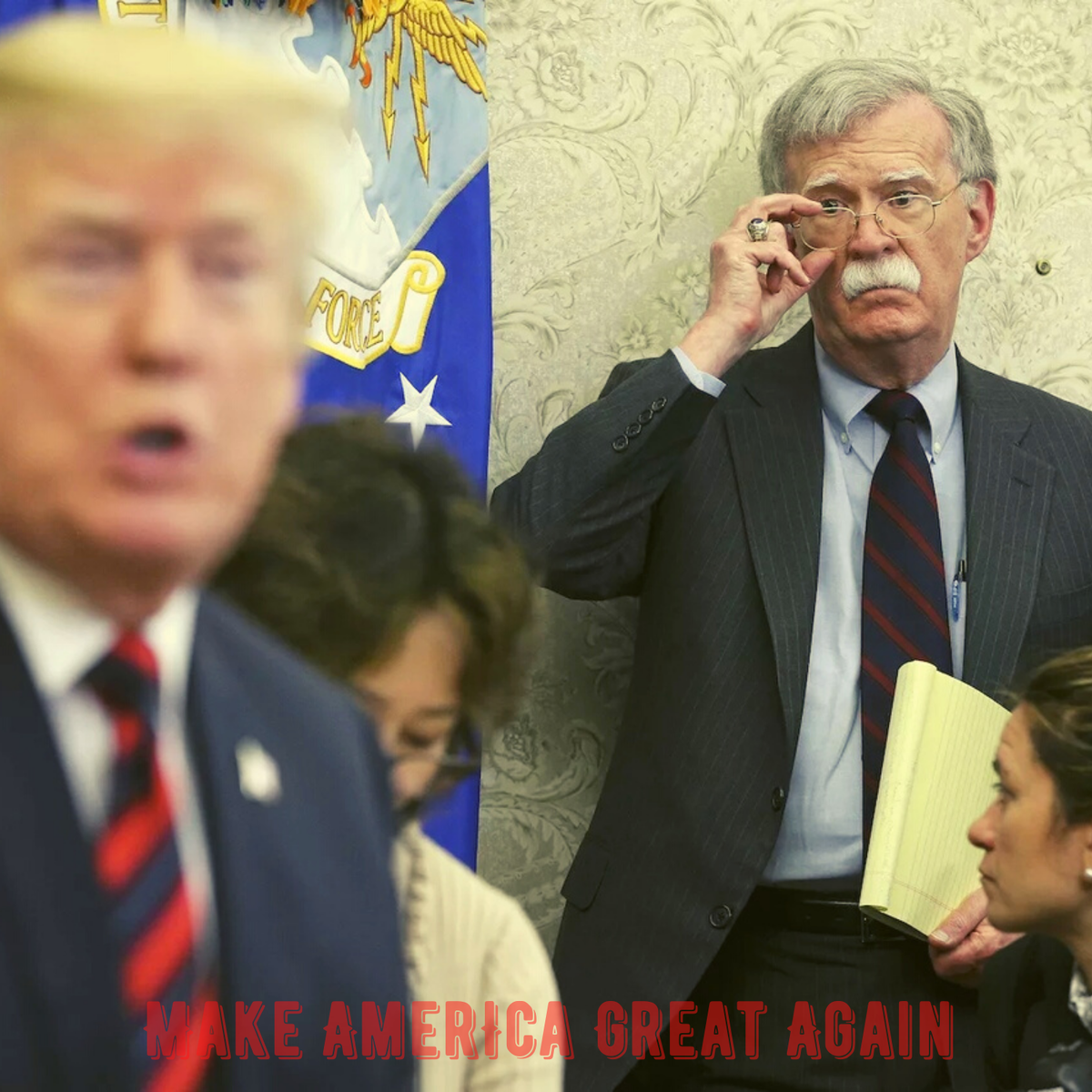 Человек, решивший мейк Америка грейт эгейн и его явно удивленный экс - советник
Источник : yandex.ru