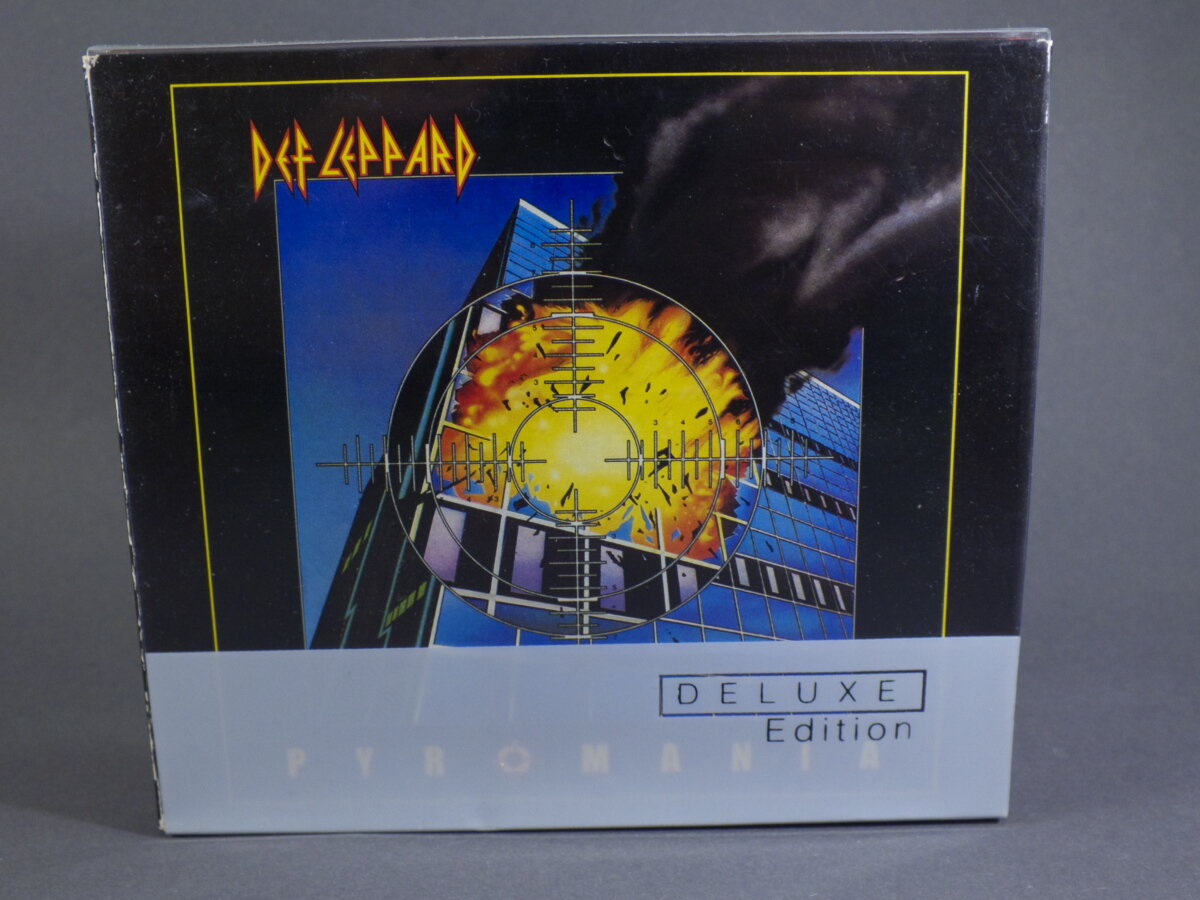 Amp pyromania. Обложка CD Def Leppard - Pyromania. Def Leppard Pyromania 1983. Def Leppard Pyromania (super Deluxe).