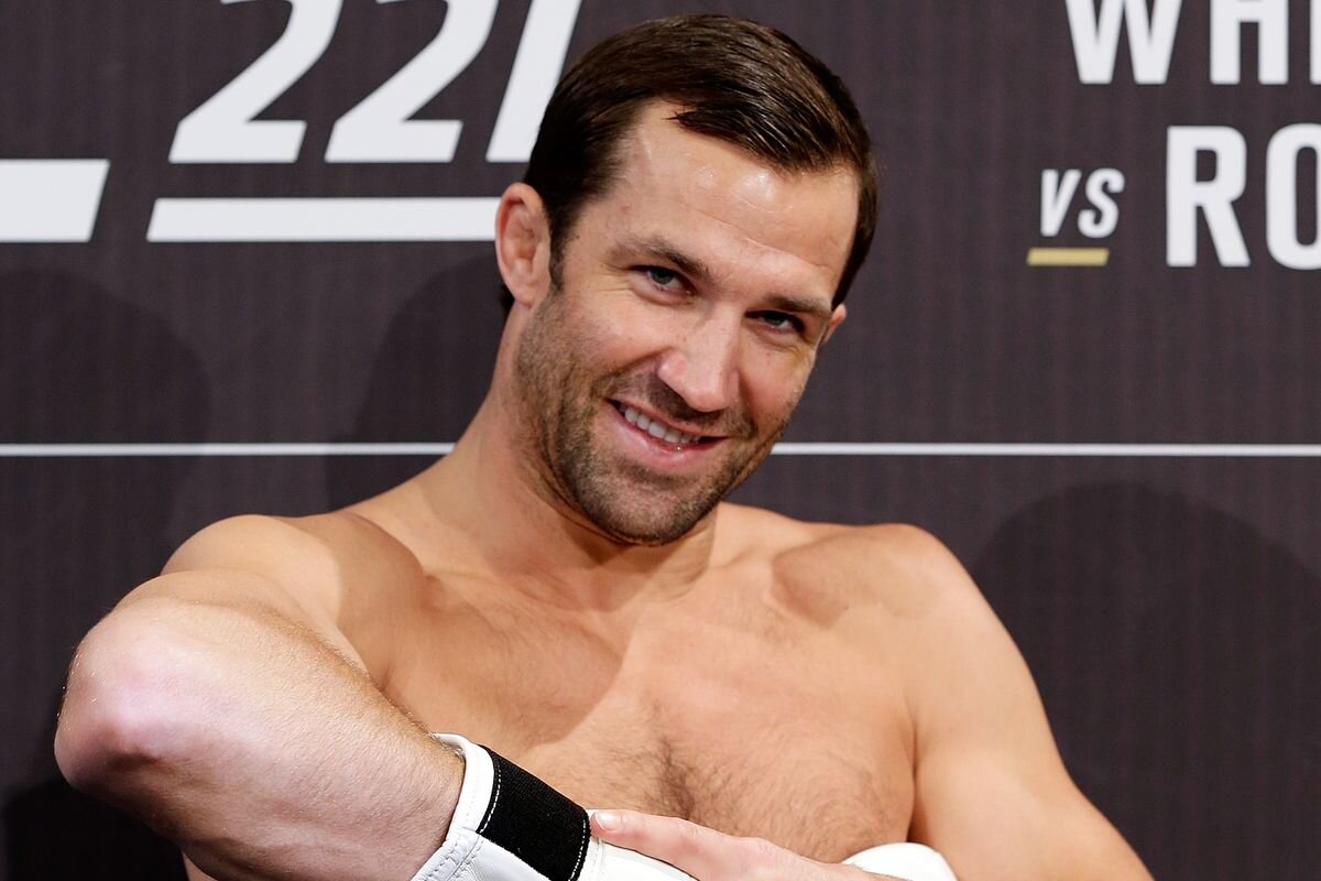 Люк Рокхолд на открытой тренировке к турниру UFC 221 Rockhold vs. Romero