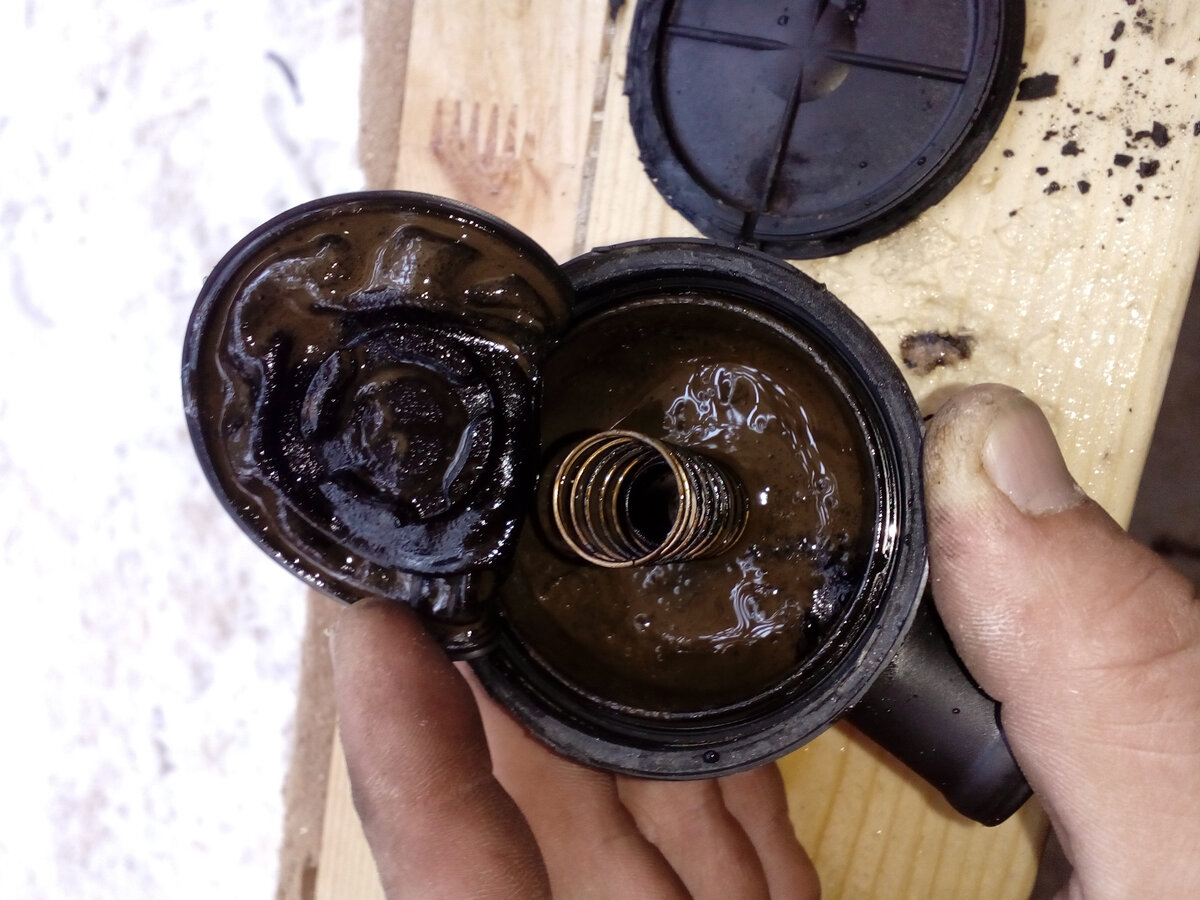 Клапан вентиляции картерных газов