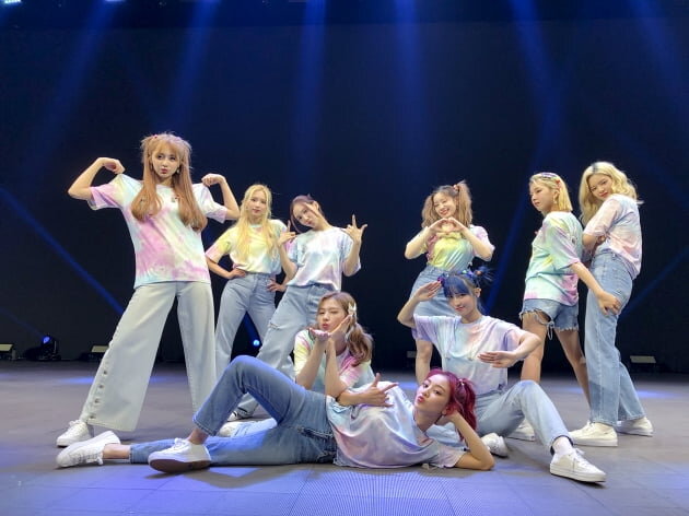 Онлайн-концерт группы TWICE / Фото = JYP ENTERTAINMENT 
