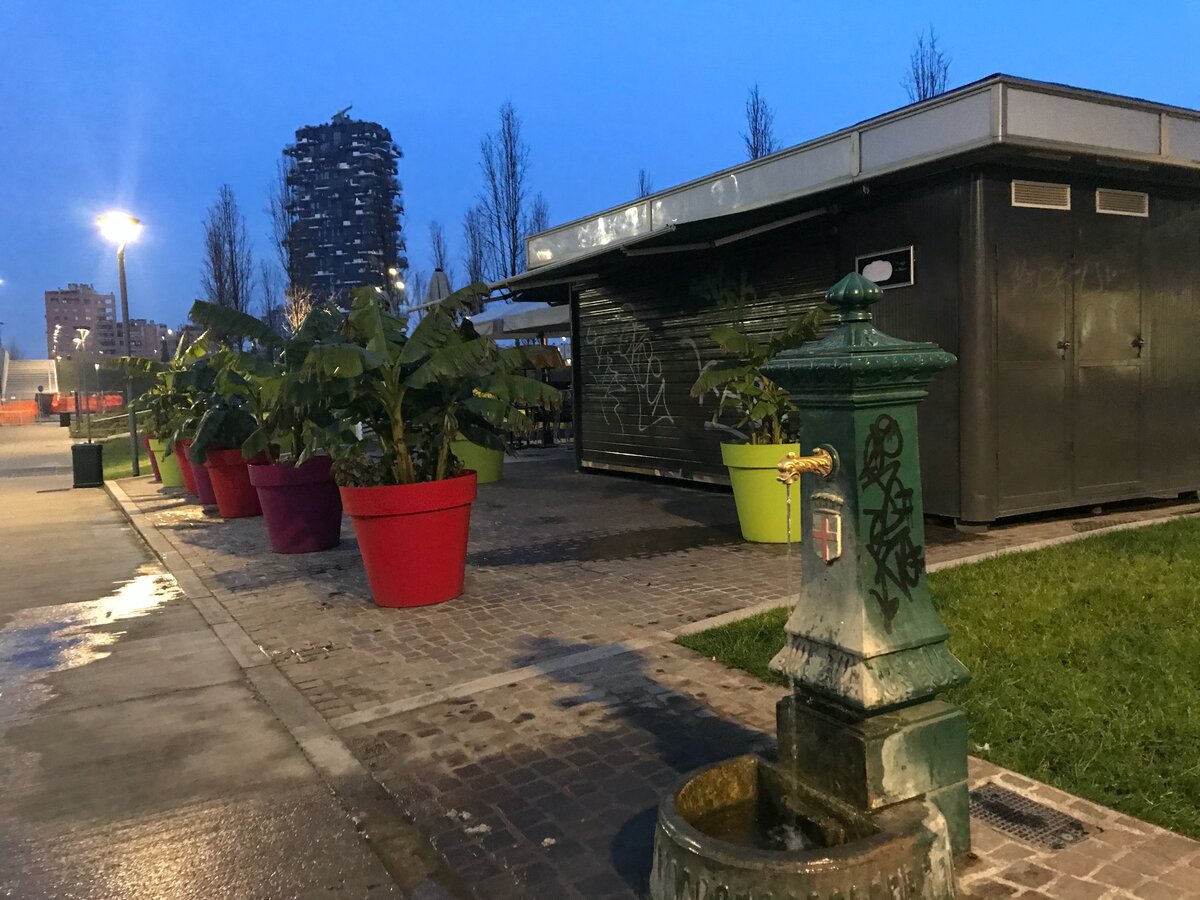 Например пищевые фонтанчики. Шутка, читайте ниже, но тоже немного правда про фонтанчики, в Италии их много 