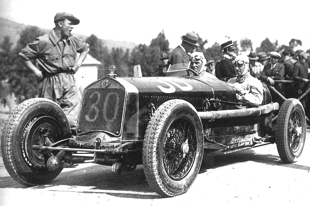 Подготовка к гонке "Australian Tribute", 2 ноября 1930 года