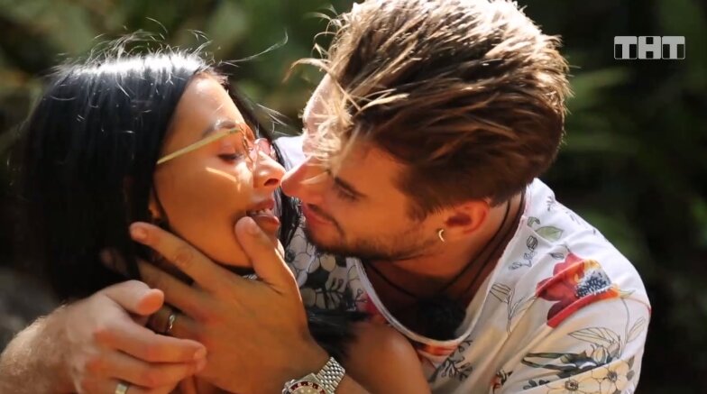 Кристина не готова к отношениям с Женей ​
Фото: Кадр эфира