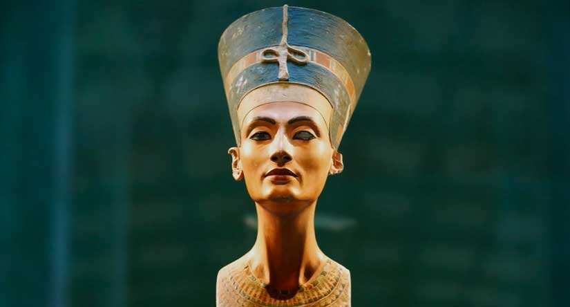 Нефертити, всемирно известная своей красотой, была царицей в Древнем Египте