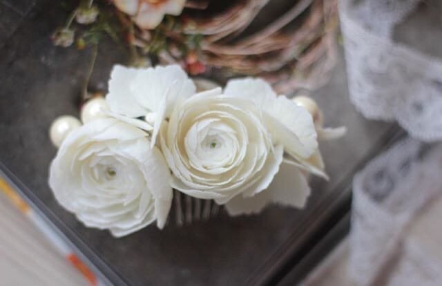 Свадебный гребень «Цветы со стразами»