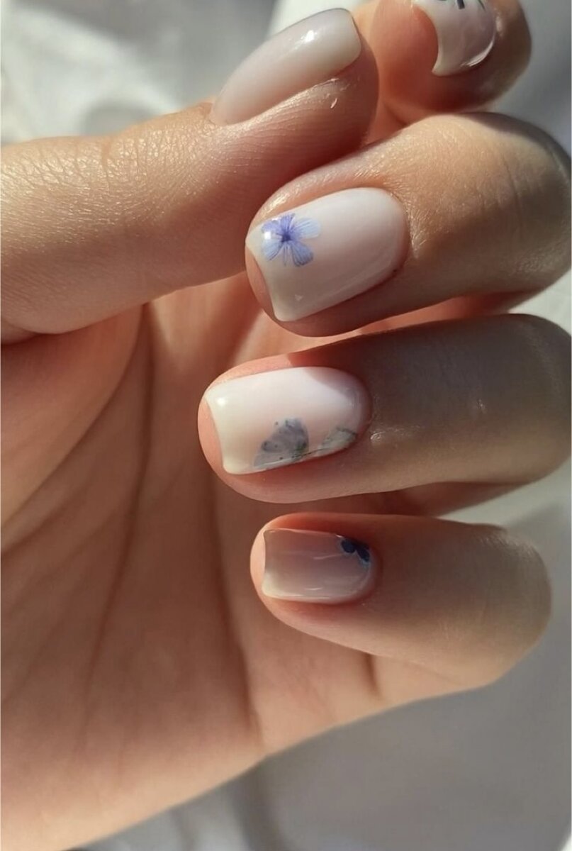 Нежный, легкий маникюр