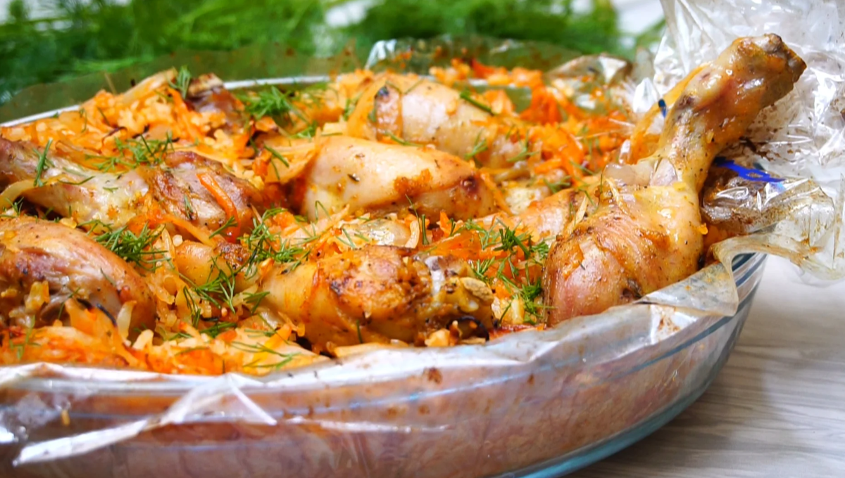 Сайт калниной. Блюда в духовке. Окорочка с картошкой и капустой в духовке. Голени в духовке с капустой. Окорочка в духовке с рисом