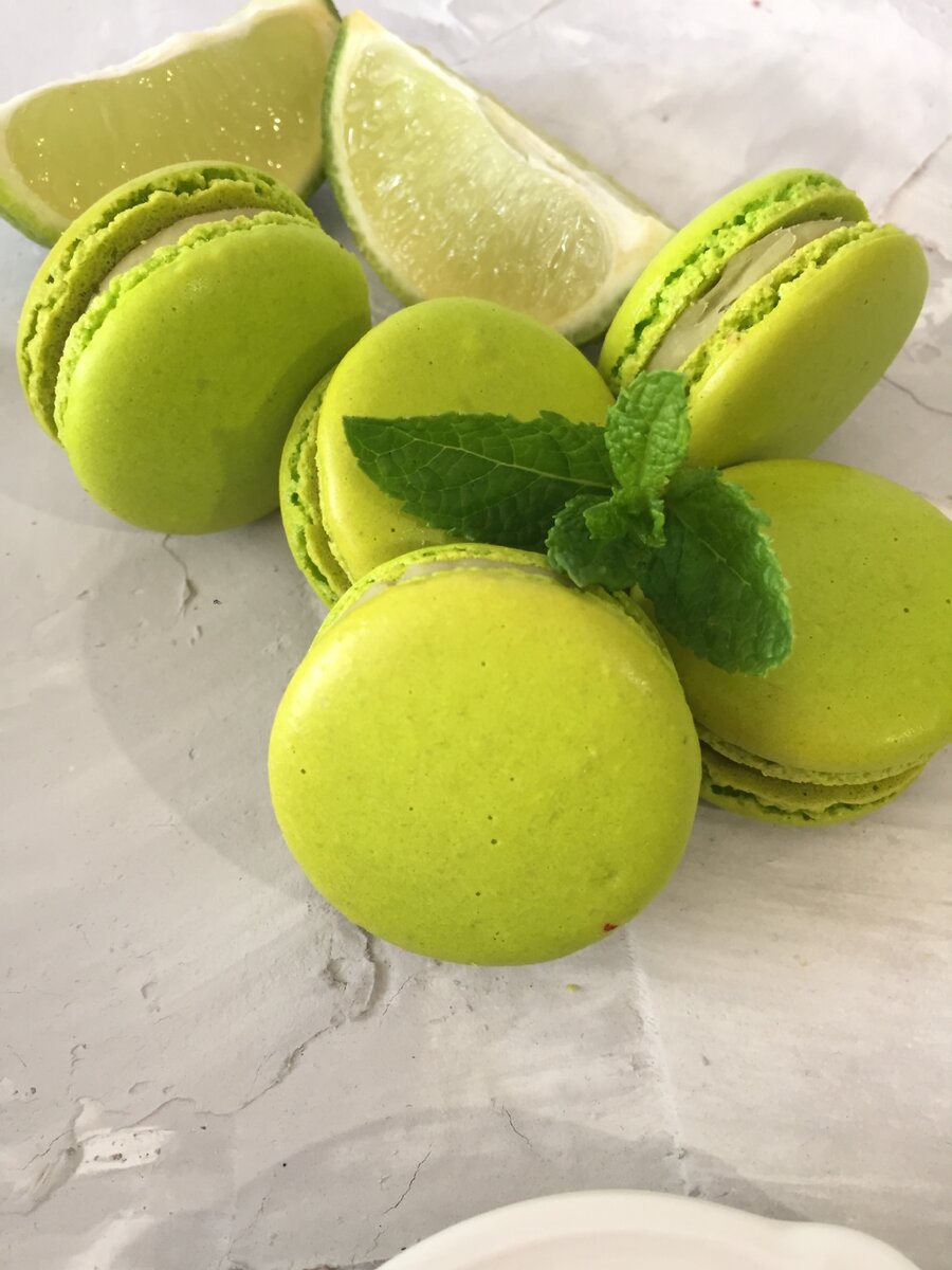 Макаронс со вкусом лайма и мяты