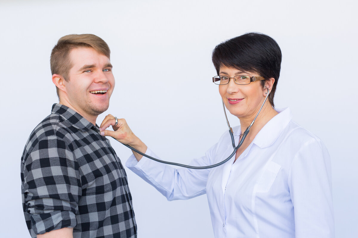 Беседа с врачом. Обе врача. Комплаентные пациенты. Листовка семейный врач. Врач.