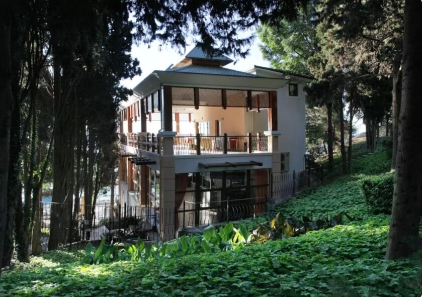 Один из корпусов отеля / источник booking.com