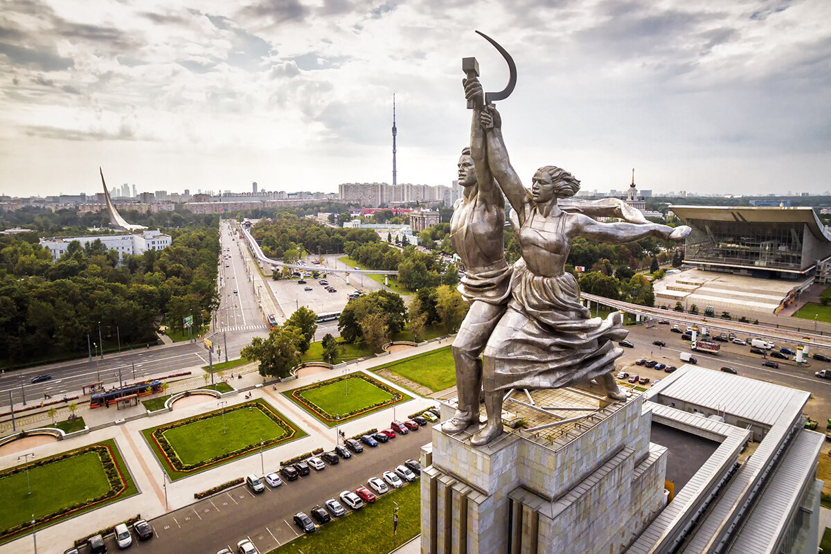 рабочий и колхозница в москве