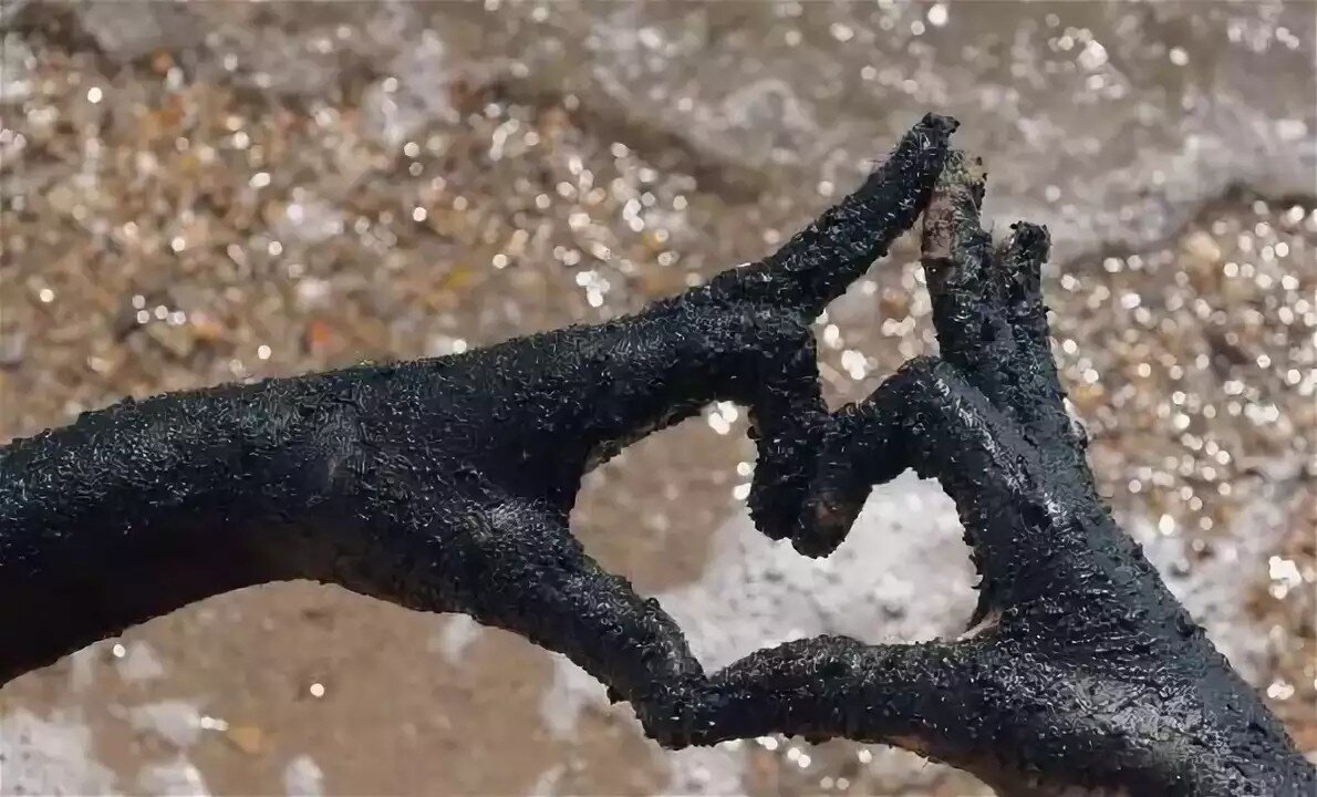 Сакская грязь по концентрации минеральных солей, аминокислот, превосходит грязь Мертвого моря.