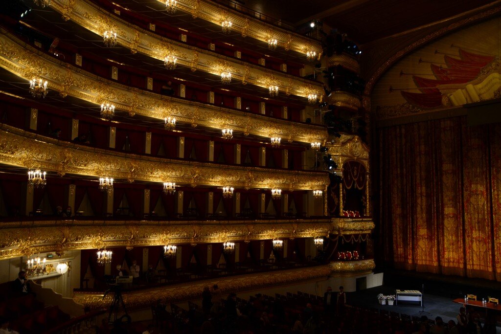 Минкультуры театры. Хамхынский большой театр. The Footlights in the Theatre.