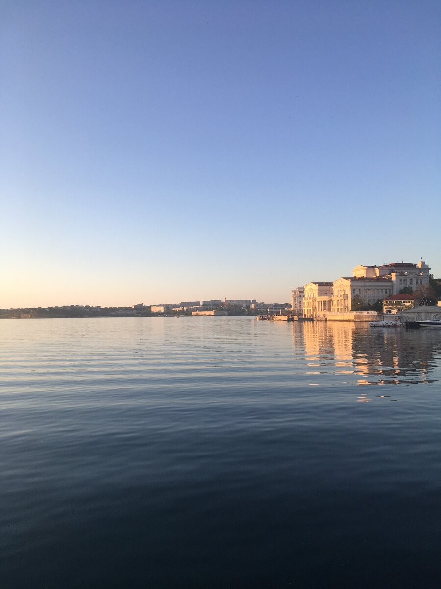 Севастополь, вид на набережную Корнилова