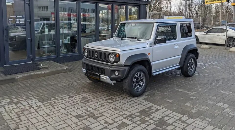 Сузуки Джимни.