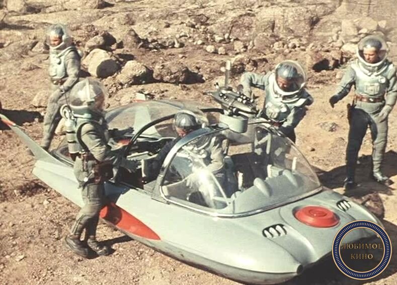 (Кадр из фильма «Планета бурь») https://www.film.ru/sites/default/files/movies/frames/1628062-1678158.jpeg  