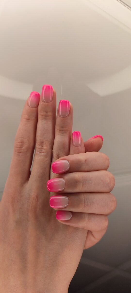 В 2022 году у представителей прекрасного пола фаворитом в маникюре стал градиент или омбрэ. Называйте как Вам нравится💓! 