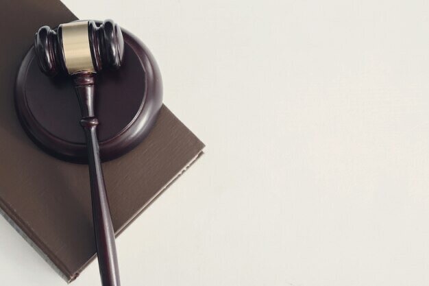 https://ru.freepik.com/free-photo/court-hammer-and-books-judgment-and-law-concept_8760916.htm#query=%D0%A1%D1%83%D0%B4%D1%8C%D1%8F&position=0&from_view=search