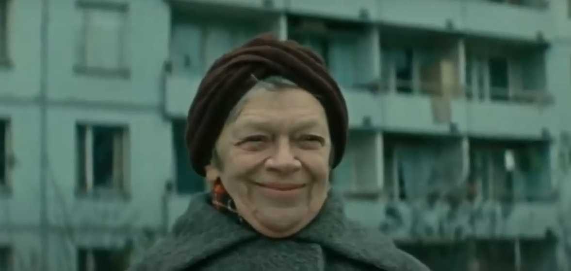 Ералаш зонтик. Пельтцер в ералаше. Ералаш уступи бабушке место. Ералаш 284 выпуск. Ералаш с пельтцер бегу васенька.