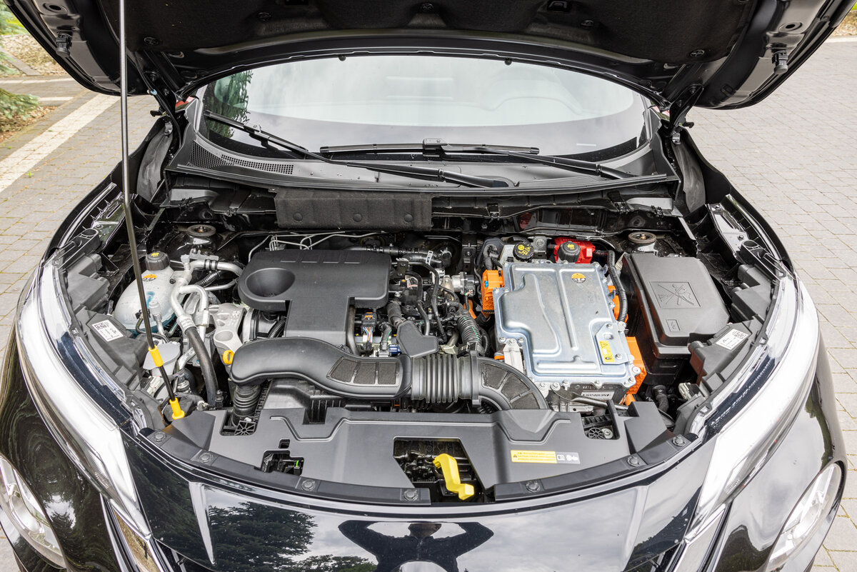 Nissan Juke 1.6 Hybrid: плотнее, пожалуй, не упакуешь!